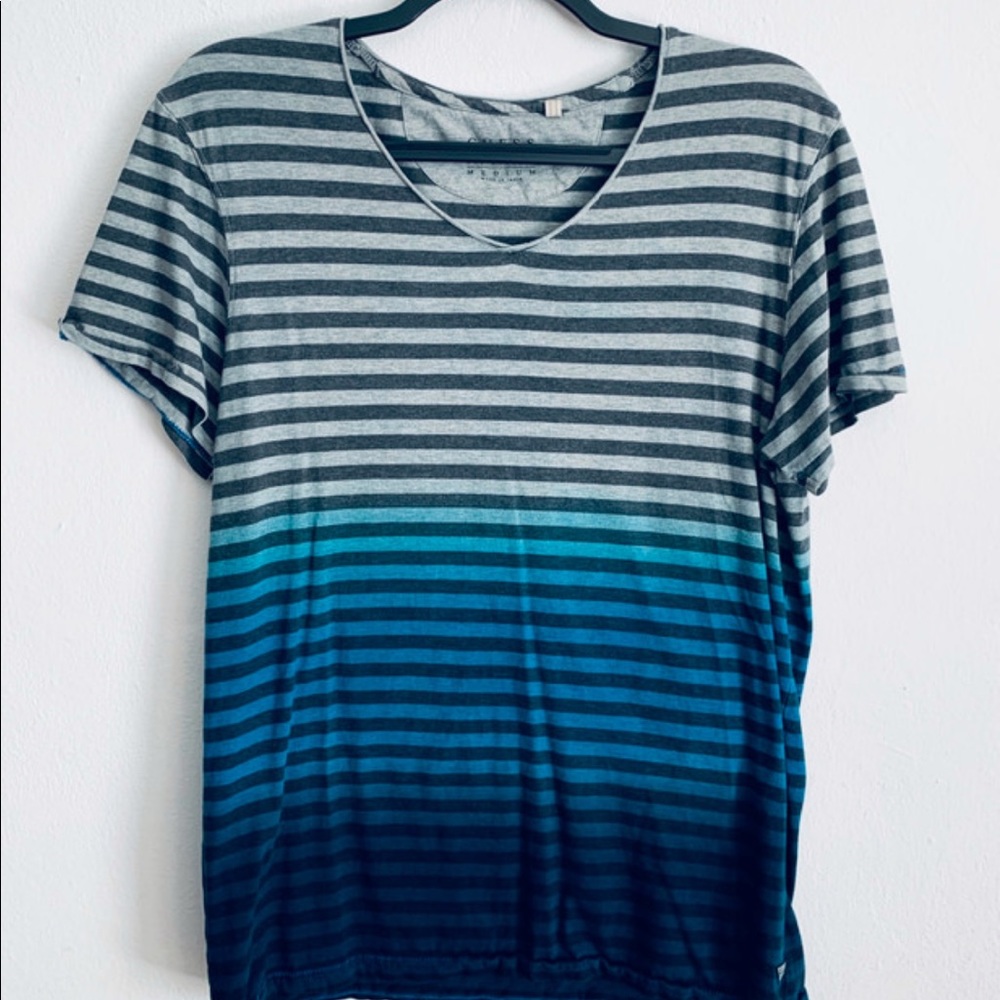 🎉SALE🎉Guess Fade Wide-Neck T-shirt